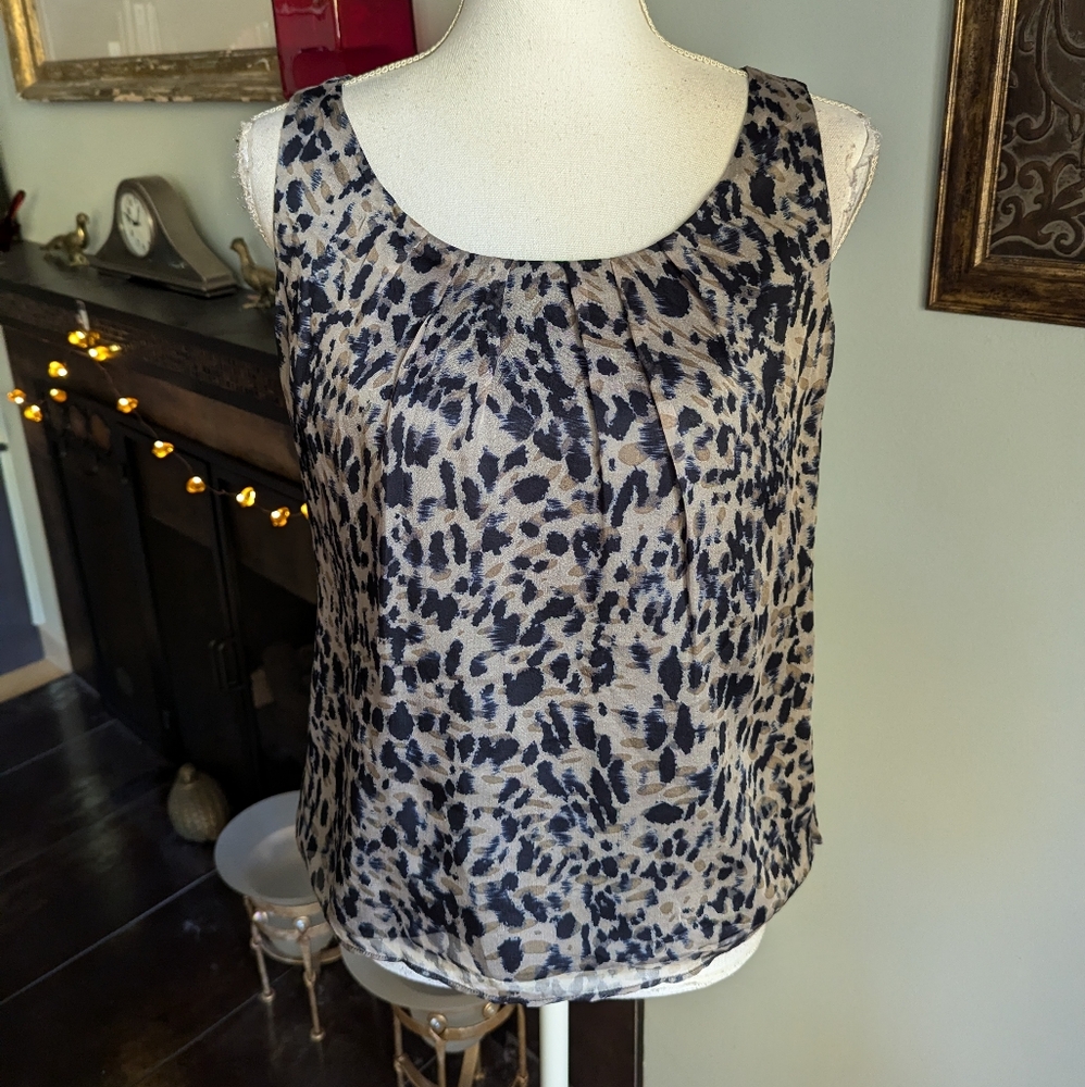 Lafayette 148 Women's 4 100% Silk Blouse Side Zip Animal Print Pleat Detail 120